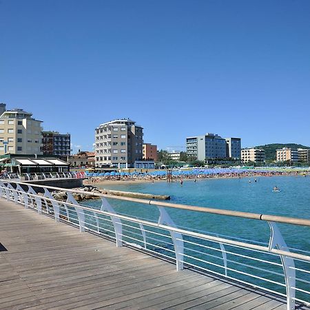 Clipper Hotel Pesaro Exterior photo
