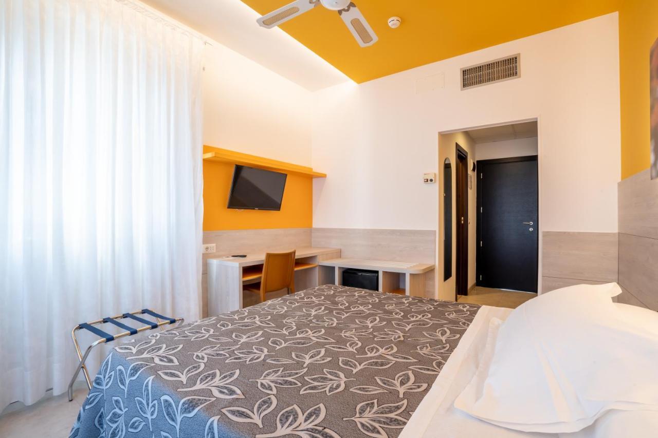 Clipper Hotel Pesaro Exterior photo
