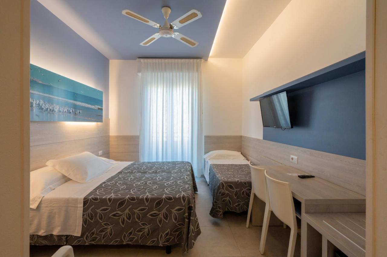 Clipper Hotel Pesaro Exterior photo