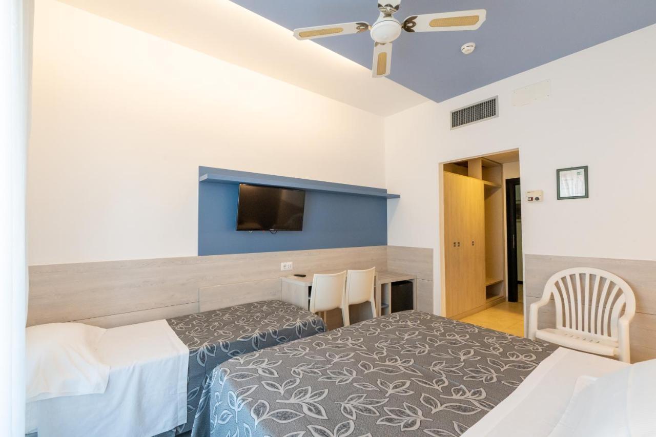 Clipper Hotel Pesaro Exterior photo
