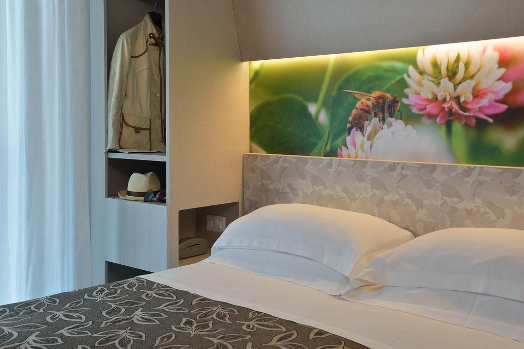 Clipper Hotel Pesaro Room photo